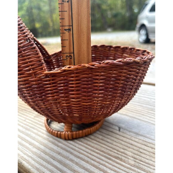 Vintage Avon Woven Wicker Hen Basket With Wooden Beak - Picture 10 of 11